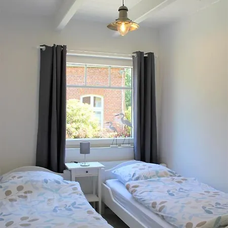 شقة Tant Berta's Huus *